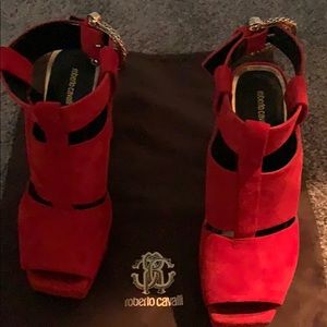 Robert cavelike red block heels